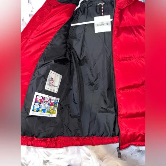 Moncler Pure Goose Down hooded puffer Children's jacket coat size 10 Red - Picture 3 of 9